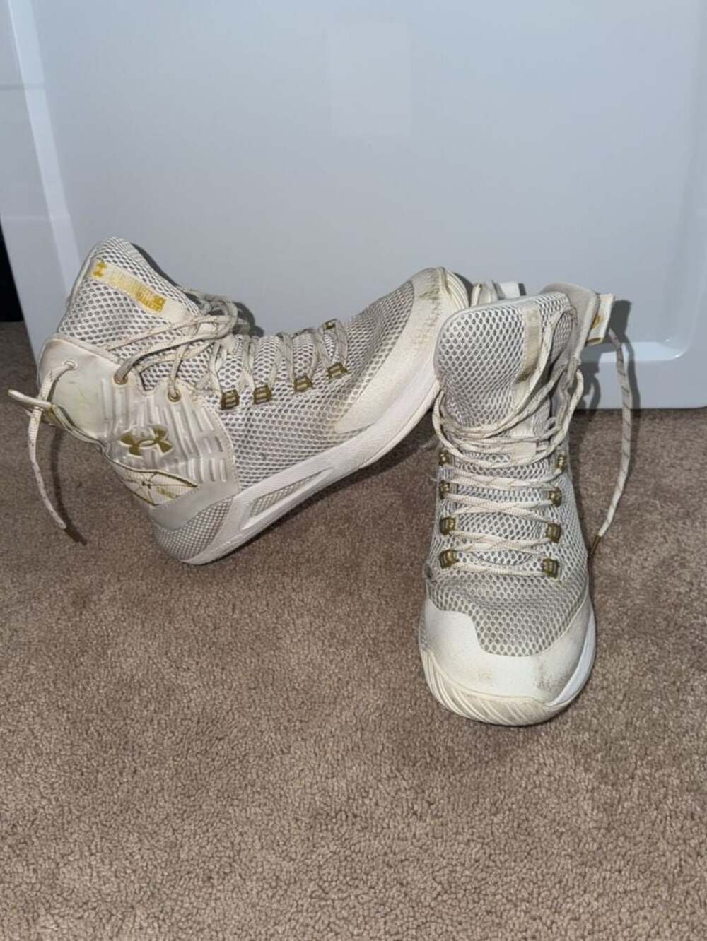 Under Armour HOVR Rise 3023708-100 Basketball Shoes Size 8.5